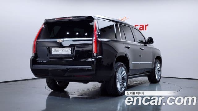 Cadillac Escalade 2019 — ფოტო 2/20