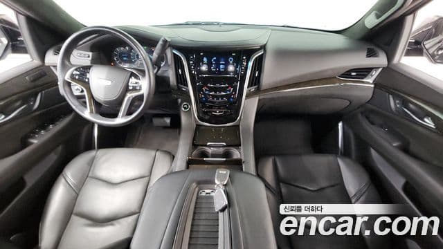 Cadillac Escalade 2019 — ფოტო 7/20