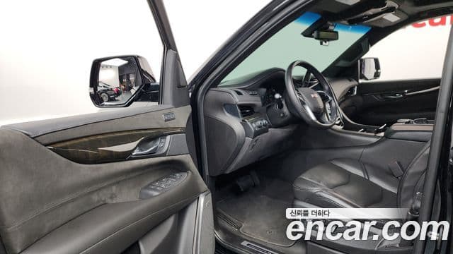 Cadillac Escalade 2019 — ფოტო 10/20