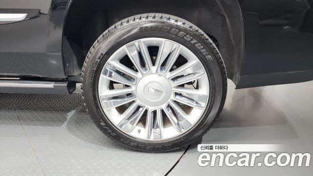 Cadillac Escalade 2019 — Photo 7/42