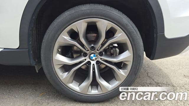 BMW X6 2018 — Photo 21/34