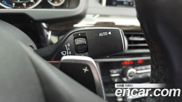BMW X6 2018 — Photo 28/34