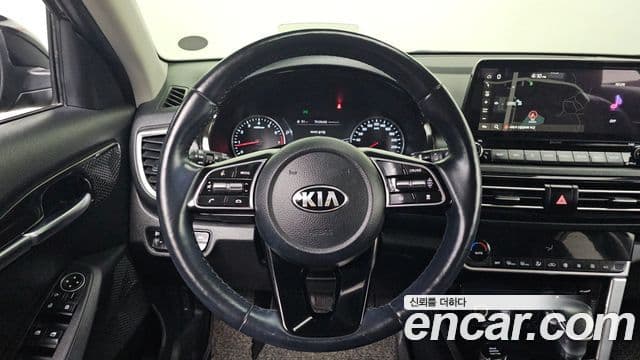 Kia Seltos 2020 — ფოტო 14/20