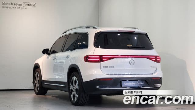 Mercedes-Benz EQB 2025 — ფოტო 14/19