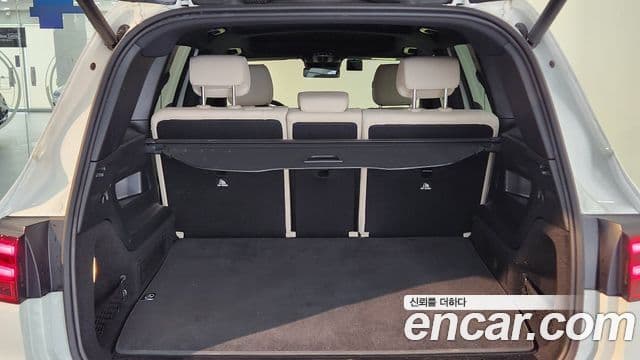 Mercedes-Benz EQB 2025 — ფოტო 18/19
