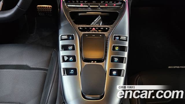 Mercedes-Benz AMG GT 2024 — Photo 22/36