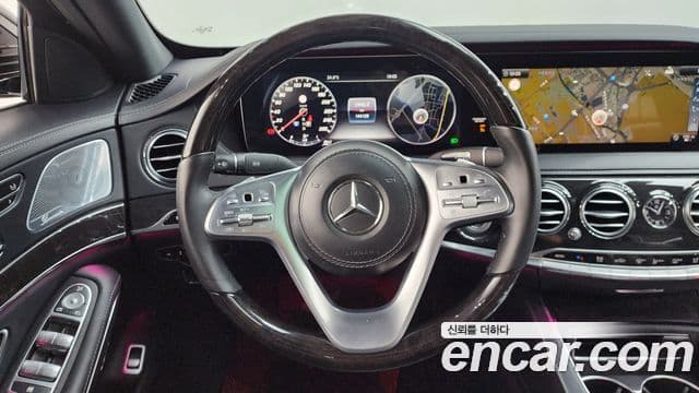 Mercedes-Benz S-Class 2019 — Photo 19/20