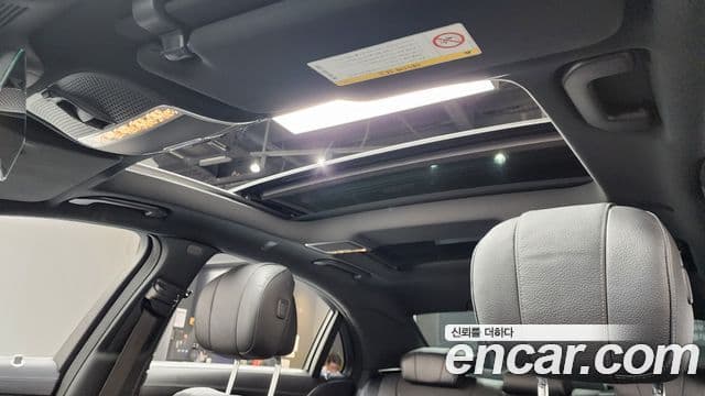 Mercedes-Benz S-Class 2019 — Photo 12/20