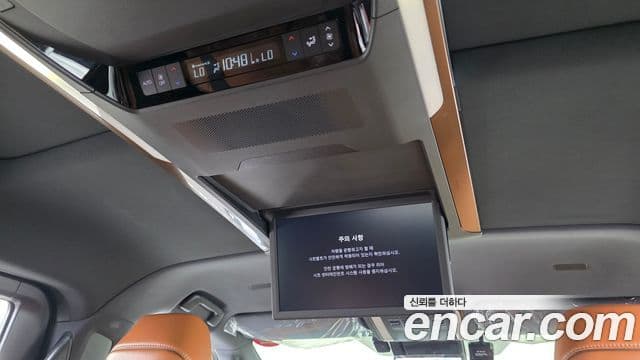 Toyota Alphard 2024 — ფოტო 19/20