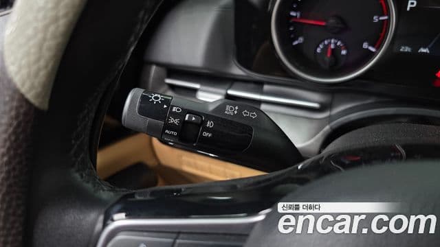 Kia Carnival 2020 — Фото 14/20