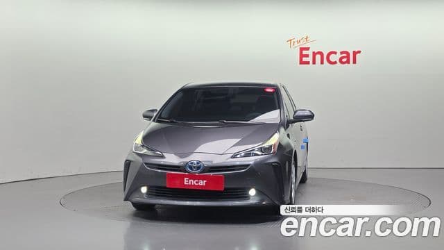 Toyota Prius 2019 — Фото 3/20