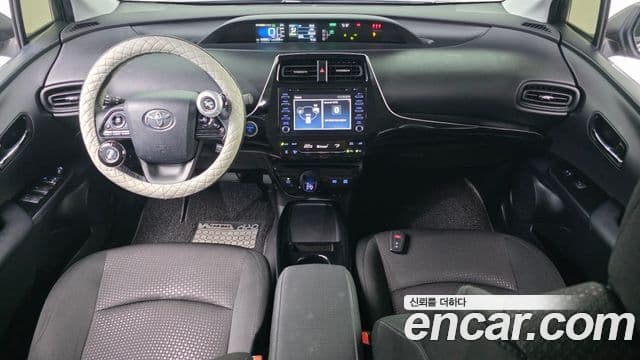 Toyota Prius 2019 — Фото 7/20