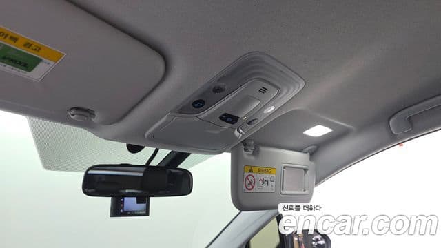 Toyota Prius 2019 — Фото 17/20