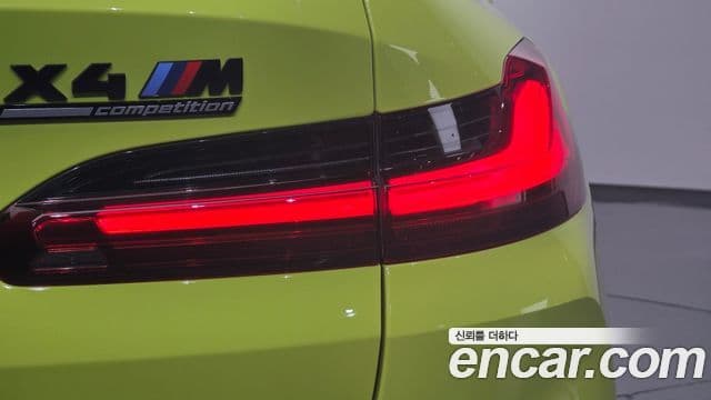 BMW X4M 2022 — Photo 28/32