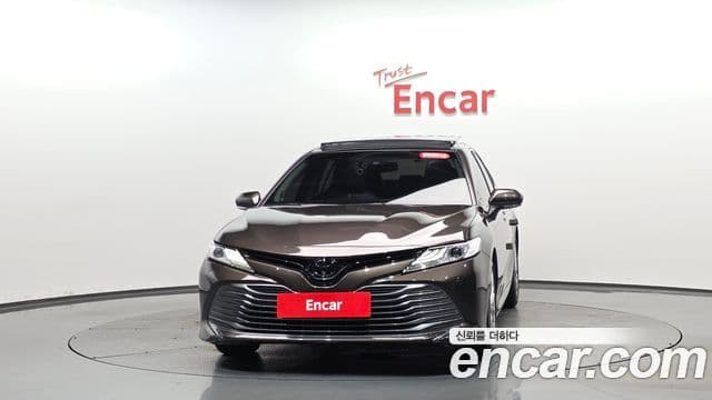 Toyota Camry 2018 — Şəkil 3/20