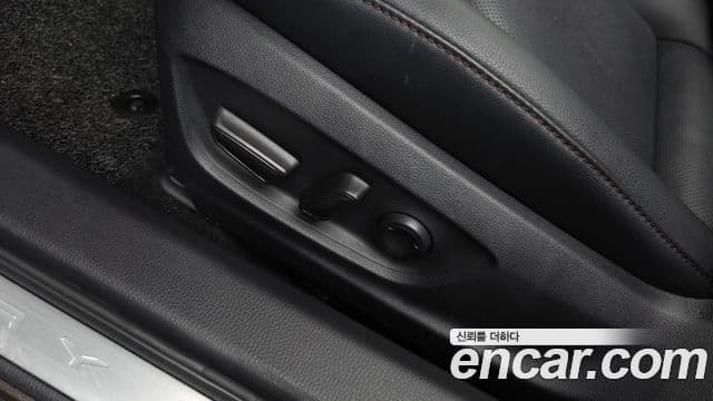 Toyota Camry 2018 — Şəkil 18/20