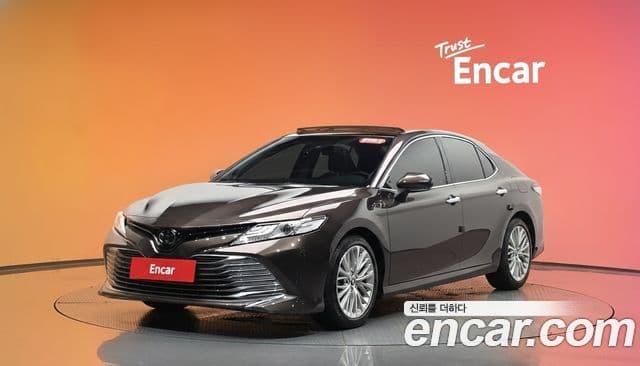 Toyota Camry 2018 — Şəkil 1/20