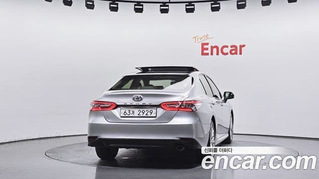 Toyota Camry 2018 — Фото 4/20