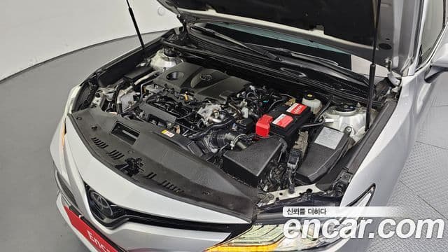 Toyota Camry 2018 — Фото 6/20