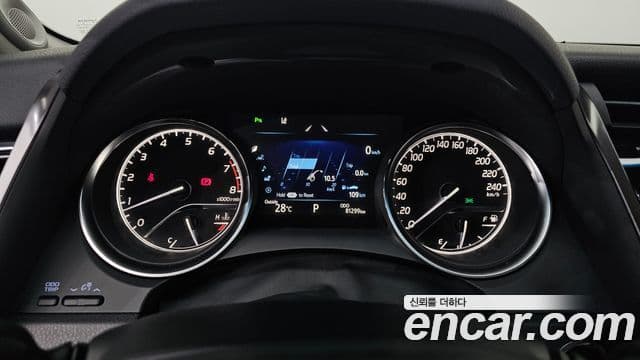 Toyota Camry 2018 — Фото 8/20