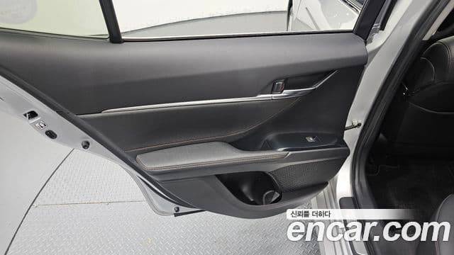 Toyota Camry 2018 — Photo 30/30