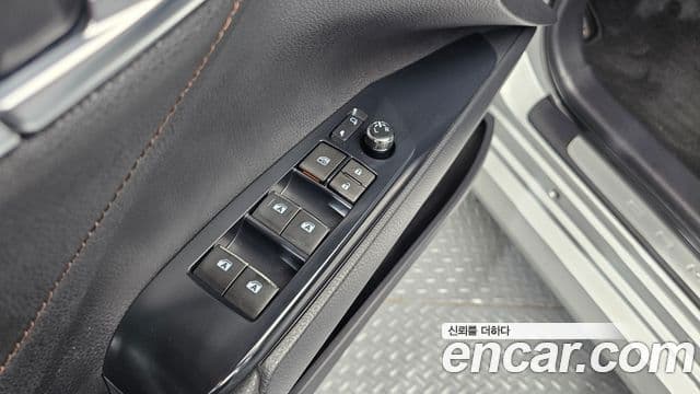 Toyota Camry 2018 — Photo 12/30