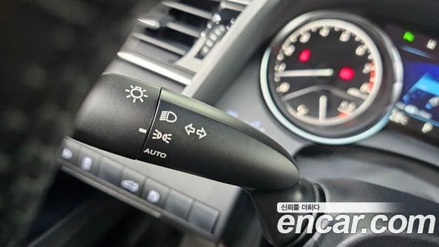 Toyota Camry 2018 — Photo 27/30