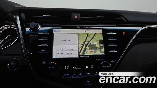 Toyota Camry 2018 — Photo 28/30