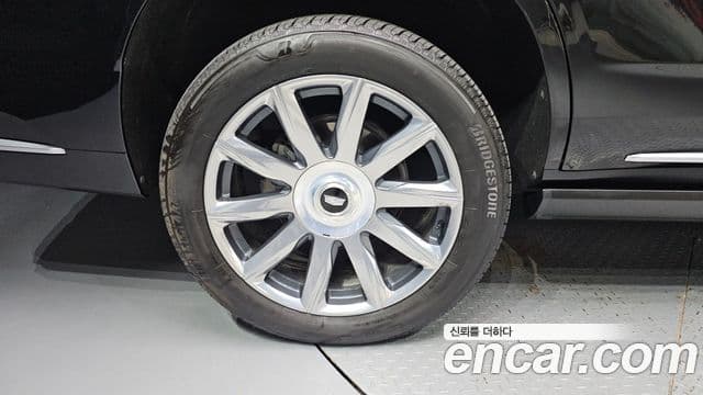 Cadillac Escalade 2022 — ფოტო 4/20