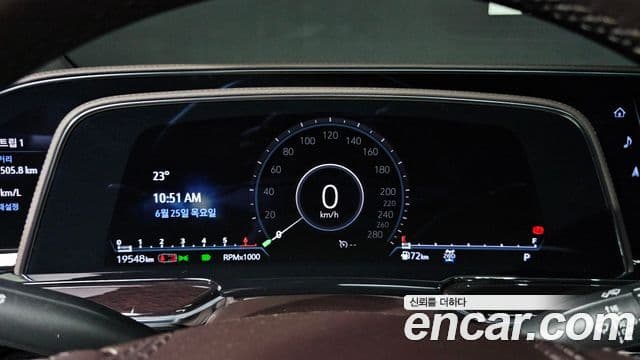 Cadillac Escalade 2022 — ფოტო 7/20