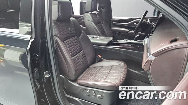 Cadillac Escalade 2022 — ფოტო 12/20