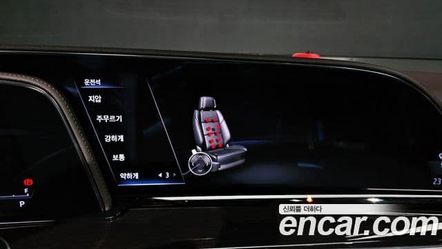 Cadillac Escalade 2022 — ფოტო 17/20