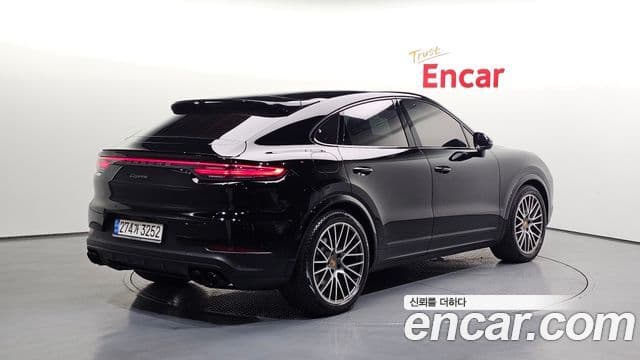 Porsche Cayenne 2022 — Photo 19/20