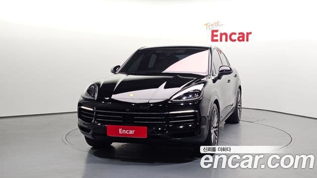 Porsche Cayenne 2022 — Photo 6/20