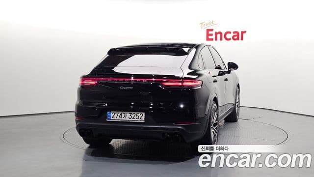 Porsche Cayenne 2022 — Photo 13/20