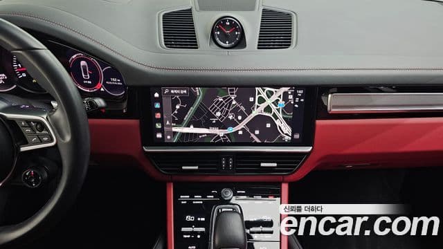 Porsche Cayenne 2022 — Photo 20/20