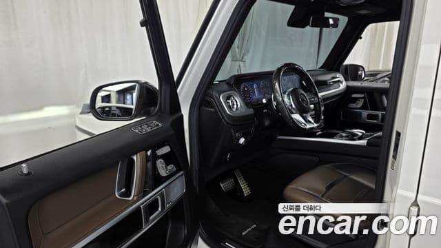 Mercedes-Benz G-Class 2020 — Photo 19/31