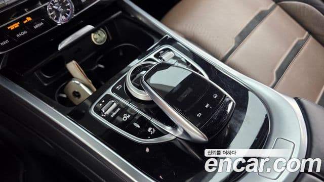 Mercedes-Benz G-Class 2020 — Photo 2/31