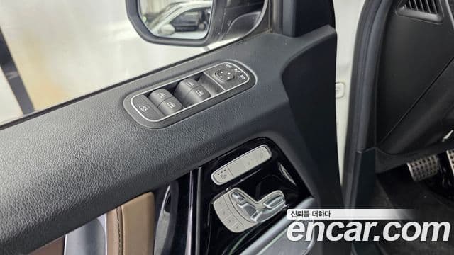 Mercedes-Benz G-Class 2020 — Photo 9/31