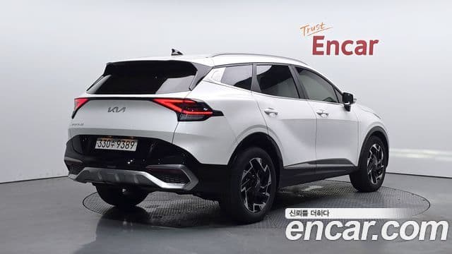 Kia Sportage 2021 — ფოტო 2/20