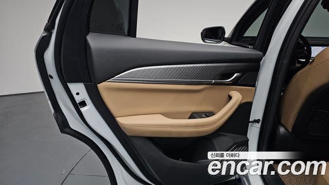 Renault Samsung Grand Koleos 2025 — Photo 17/39
