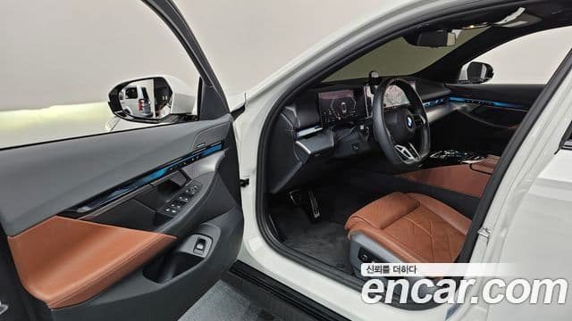 BMW 5 Series 2025 — Şəkil 10/20