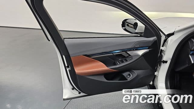 BMW 5 Series 2025 — Şəkil 23/37