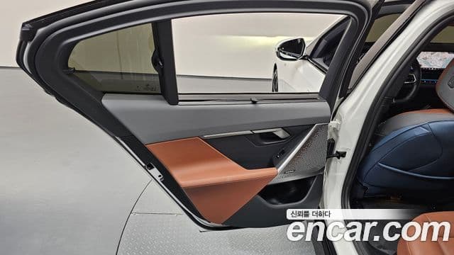 BMW 5 Series 2025 — Şəkil 7/37