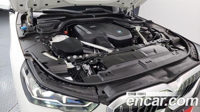 BMW 5 Series 2025 — Photo 13/35
