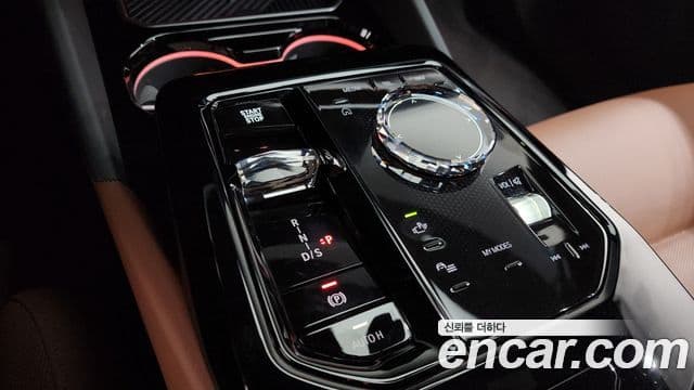 BMW 5 Series 2025 — Photo 30/35
