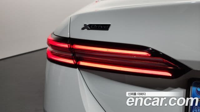 BMW 5 Series 2025 — Photo 18/35