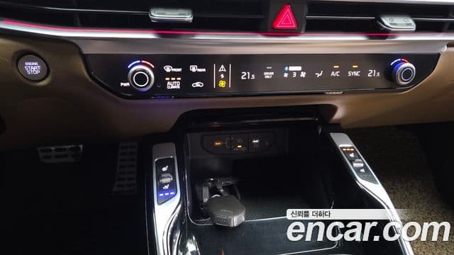 Kia Sorento 2023 — Фото 17/20
