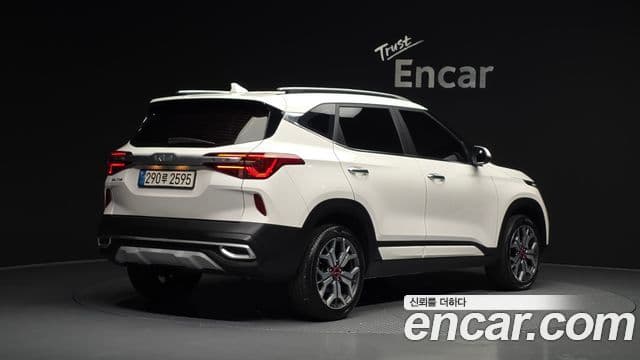 Kia Seltos 2022 — ფოტო 2/20