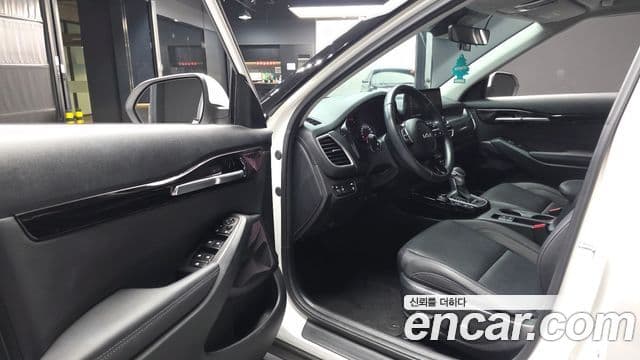 Kia Seltos 2022 — ფოტო 10/20